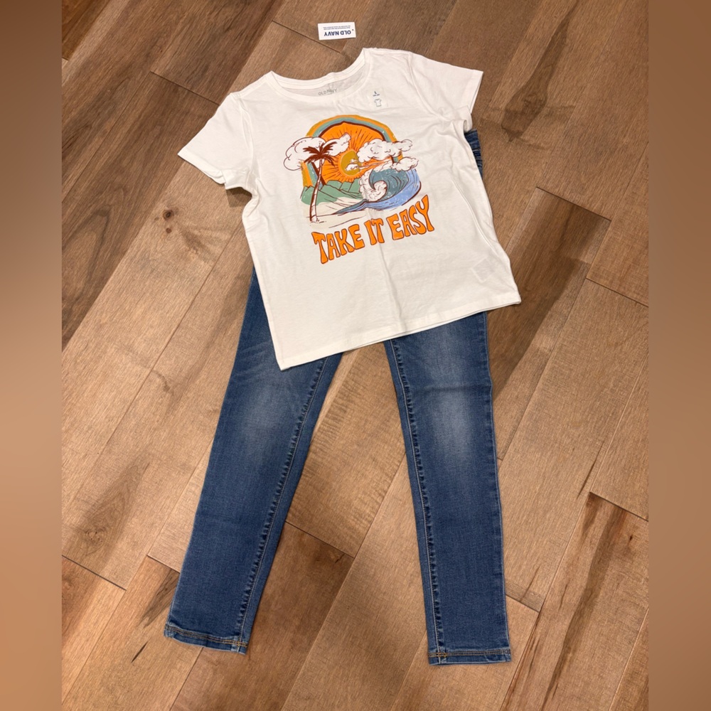 Old Navy Size 10 T-Shirt and Jeggings. New Without Tags